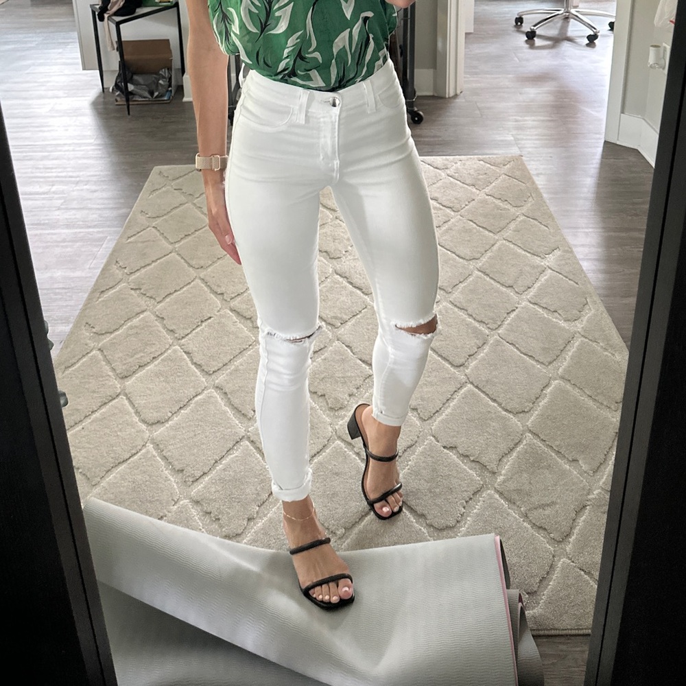 White high waisted Fashion Nova skinny jeans